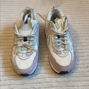 NIKE Women Beige and Cream Sneakers